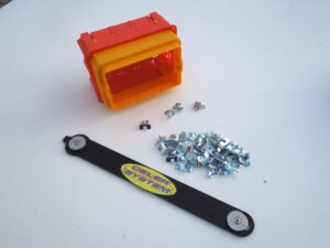 Scatola 503 telescopica con clip e accessorio per applicarle